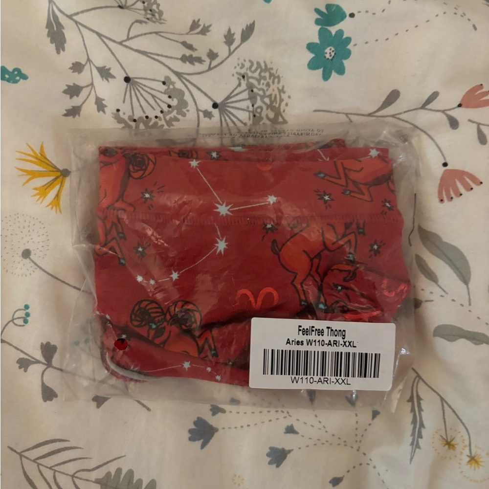 MeUndies feel free thong Aries XXL-in package